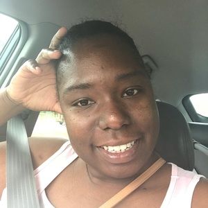 Meet your Posher, Arielle